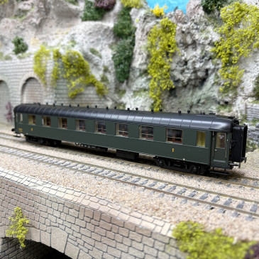Voiture OCEM A8myfi, 1CL, toit noir, marquage 1950, SNCF, Ep. IIIb - LSMODELS MW40201 - HO 1/87