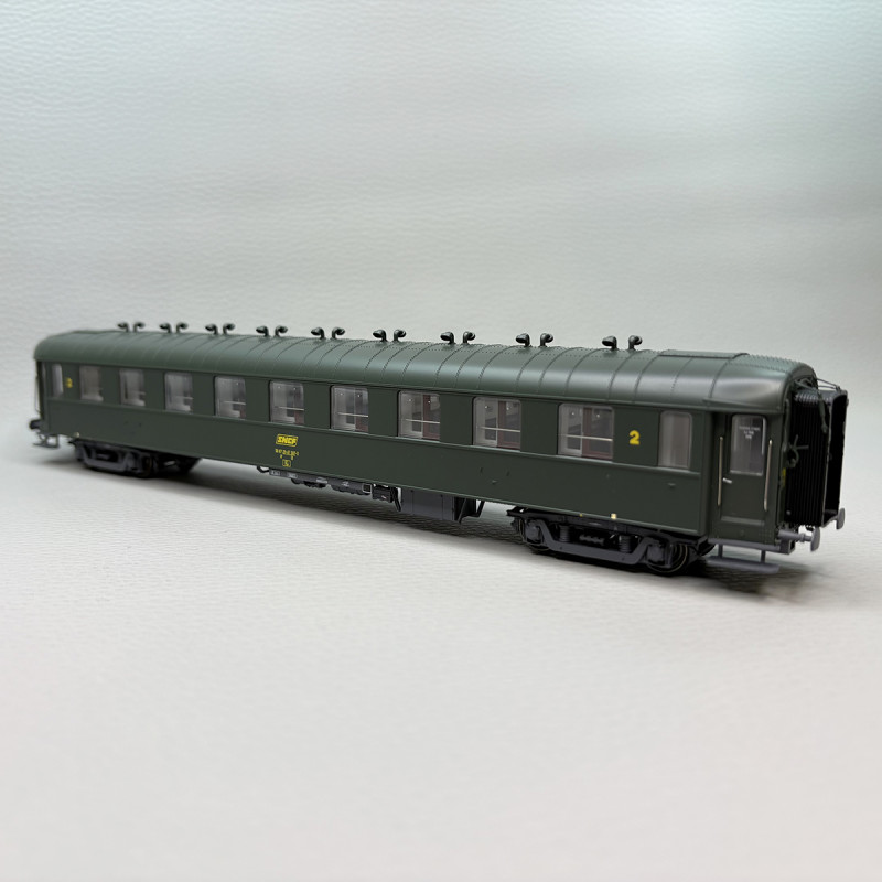 Voiture OCEM B9, 2CL, toit vert, logo encadré jaune, SNCF - LSMODELS MW40204