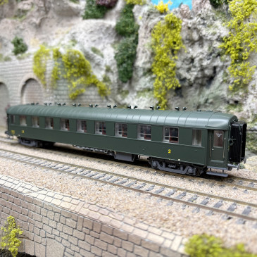 Voiture OCEM B9, 2CL, toit vert, marquage 1964, SNCF, Ep. IIIcd - LSMODELS MW40204 - HO 1/87