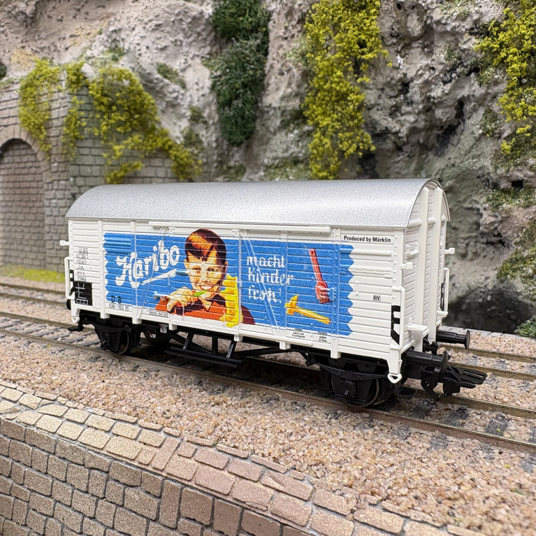 Wagon couvert type Gms 30 version courte, "Haribo", DB, Ep. III - MARKLIN 46399 - HO 1/87