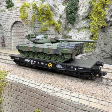 Wagon plat Rlmmps, transport lourd, avec char Leopard 1A1, DB, Ep. IV - MARKLIN 48876 - HO 1/87