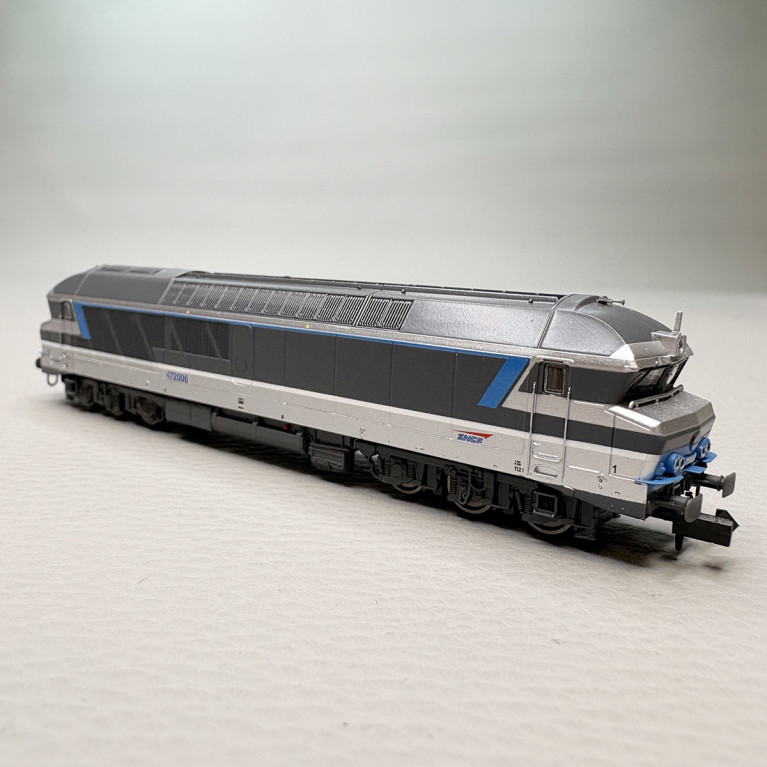 ARNOLD HN2653, Locomotive diesel CC 72006, "livrée Multiservice (Isabelle)", logo casquette, SNCF