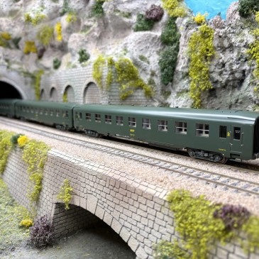 3 voitures DEV AO couchettes, 2CL, B9C9, SNCF, Ep. V - REE VB-405 - HO 1/87