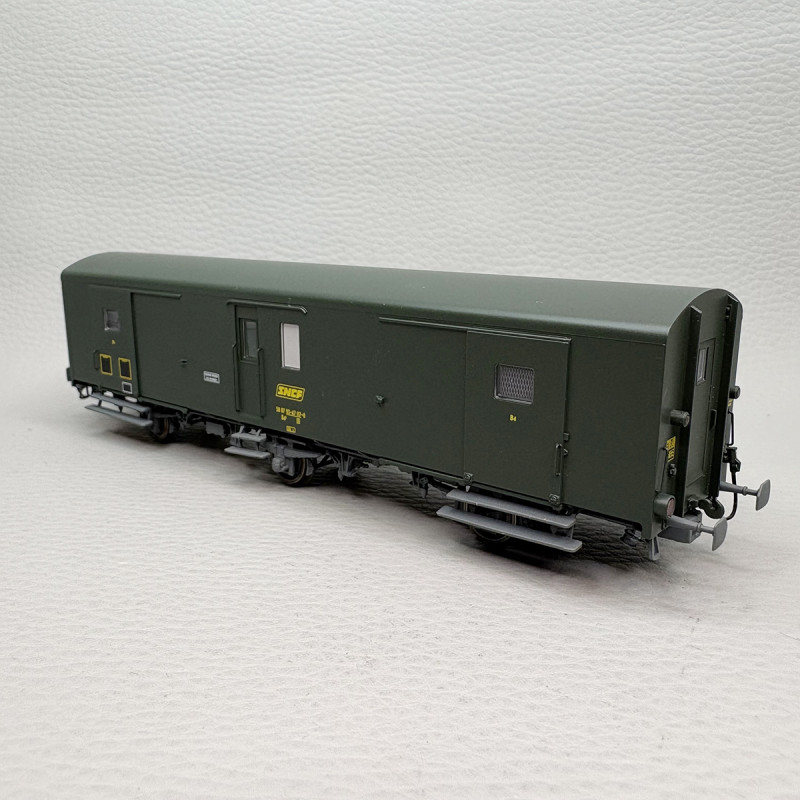 LSMODELS MW107 - Fourgon Dd², marquage UIC, logo encadré jaune, feux de fin de convoi, SNCF