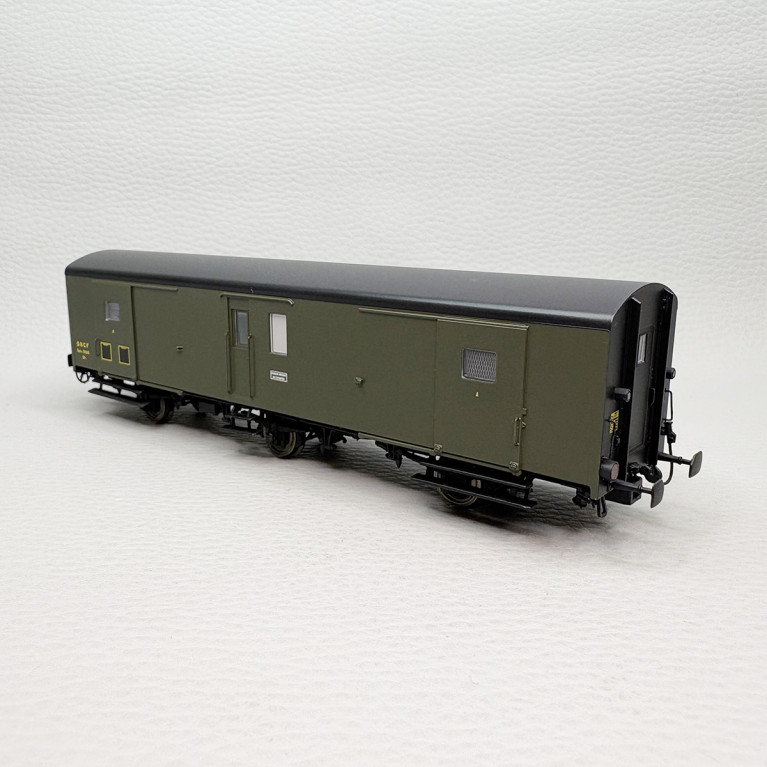 LSMODELS MW103 - Fourgon Dqd²m, marquage 1956, toit noir, feux de fin de convoi, SNCF