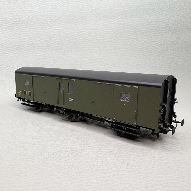 LSMODELS MW101 - Fourgon Dqd²m, marquage 1950, toit noir, feux de fin de convoi, SNCF