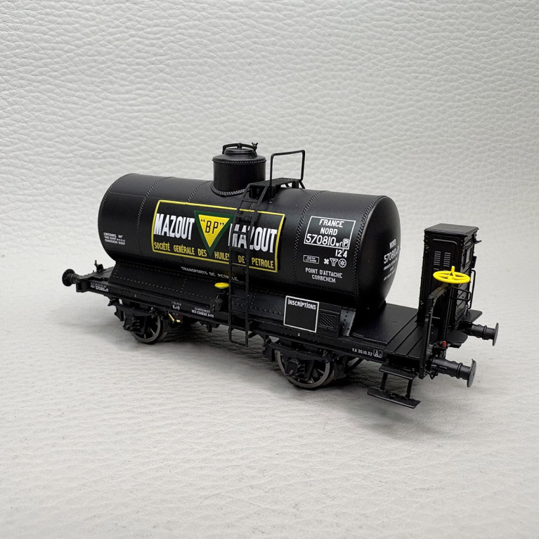 LSMODELS 30458 - Wagon citerne OCEM, "Mazout BP", livrée noire, France Nord