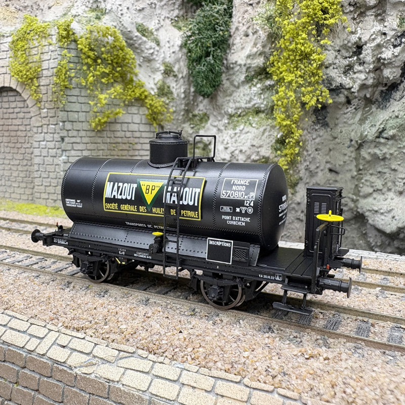 Wagon citerne OCEM, "Mazout BP", livrée noire, SNCF, Ep. II - LSMODELS 30458 - HO 1/87