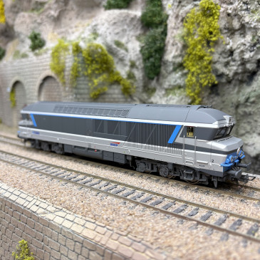 Locomotive diesel CC 472006, "livrée bleue Isabelle", logo Casquette, SNCF, Ep. V - JOUEF HJ2620 - HO 1/87