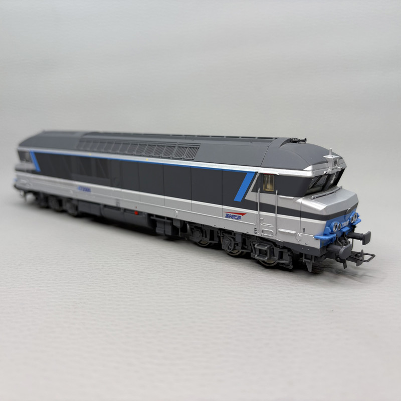 Locomotive diesel CC 472006, "livrée bleue Isabelle", logo Casquette, SNCF - JOUEF HJ2620