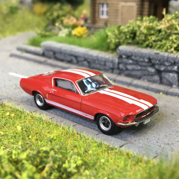 Ford Mustang Fastback, rouge et blanc, 1968 - BREKINA 19605 - HO 1/87