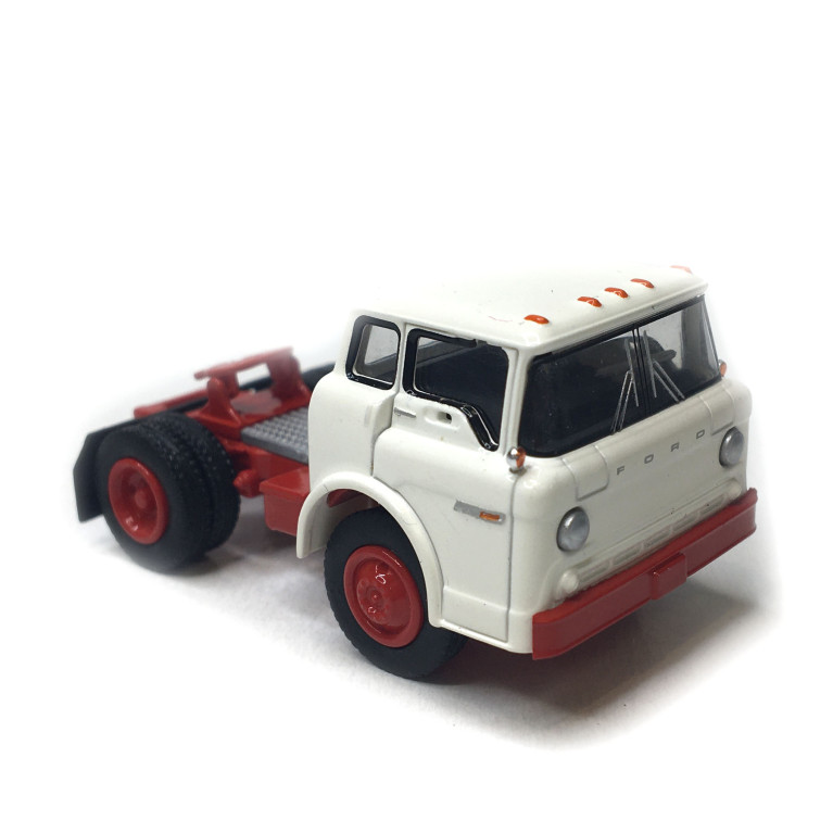 Tracteur Ford Séries C, blanc et rouge, 1970 - BREKINA 86326 - HO 1/87 Tracteur Ford Séries C, blanc et rouge, 1970 - BREKINA 86326 - HO 1/87