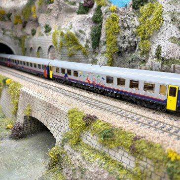 3 voitures, I6 A9, I10 Bistro et I6 B11, "Memling", SNCB, Ep. IVab - LSMODELS 42300 - HO 1/87