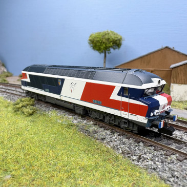 Locomotive diesel CC 72030, "livrée bicentenaire, tricolore", SNCF, Ep. IV, digital son - ARNOLD HNS2652S - N 1/160
