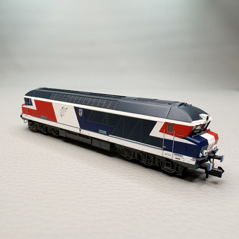 ARNOLD HNS2652S, Locomotive diesel CC 72030, "livrée bicentenaire, tricolore", SNCF