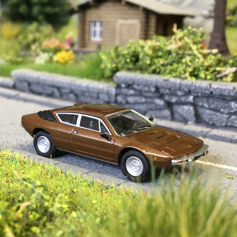 Lamborghini Urraco, marron métallisé, 1974 - Minichamps 870103322 - 1/87 Lamborghini Urraco, marron métallisé, 1974 - Minichamps 870103322 - 1/87