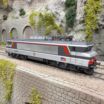 Locomotive électrique BB 15029, livrée Corail, Carmillon, SNCF, Ep. VI - LSMODELS 10493S - HO 1/87