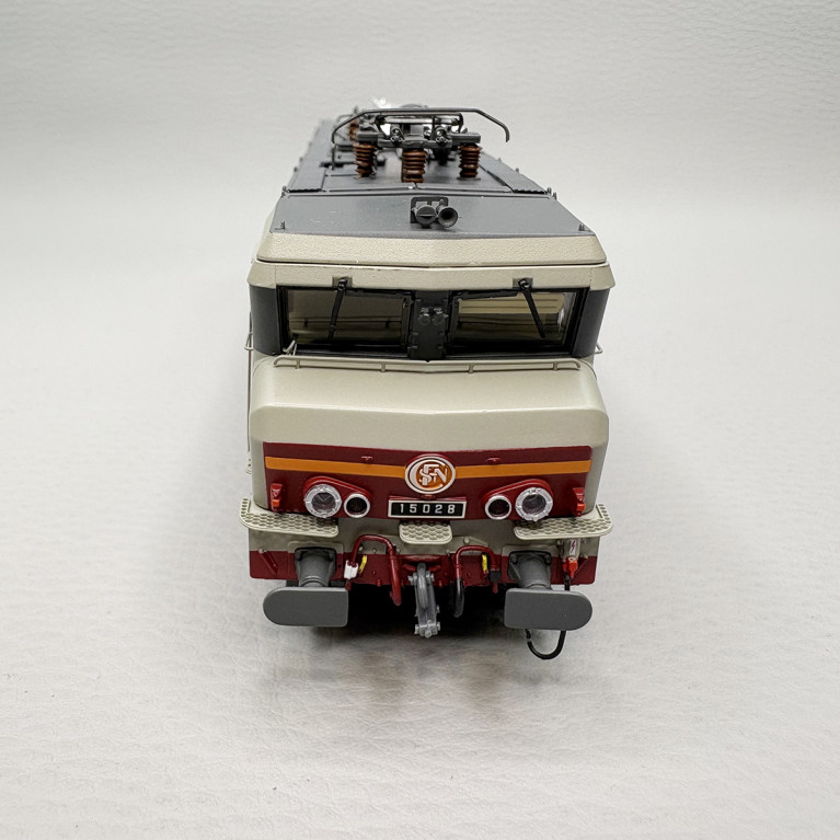 Lsmodels 10480S: Locomotive électrique BB 15028, livrée Arzens, béton, Strasbourg, SNCF
