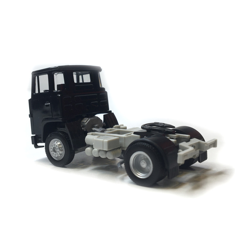 Tracteur Scania 111 2 essieux, noir, 1974 - HERPA 318976-002 - HO 1/87 Tracteur Scania 111 2 essieux, noir, 1974 - HERPA 318976-002 - HO 1/87