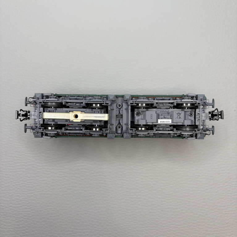 Locomotive électrique BB 336, dépôt de Tours, SNCF - PIKO 97428 Locomotive électrique BB 336, dépôt de Tours, SNCF - PIKO 97428