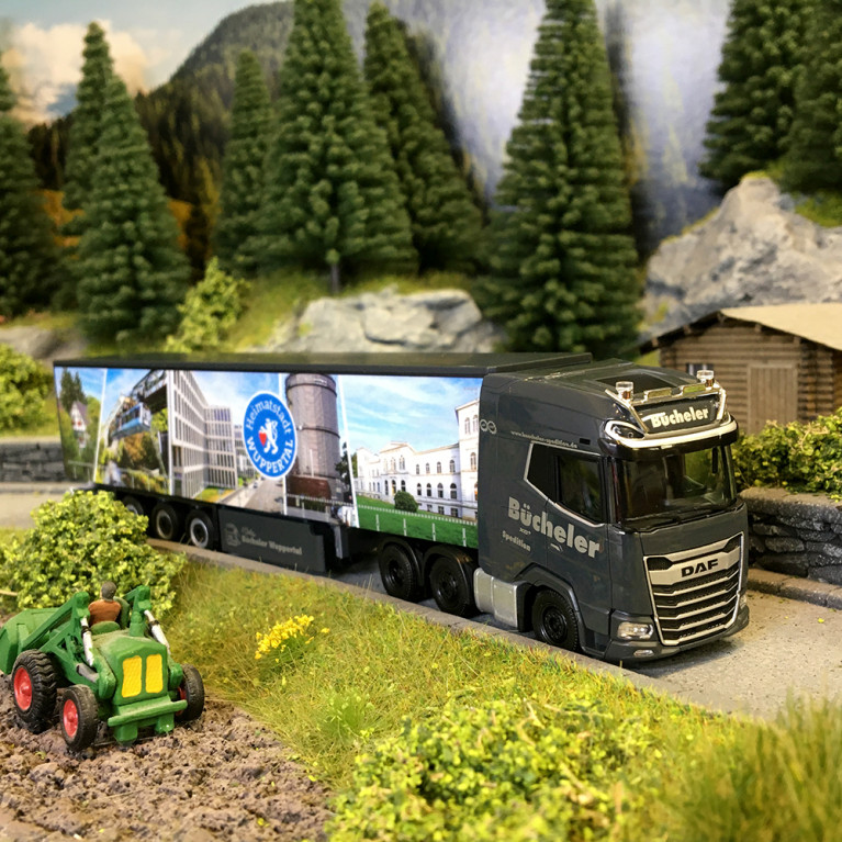 Semi-remorque bâchée DAF XG+ (6x2), Bücheler Wuppertal - HERPA 319737 - HO 1/87 Semi-remorque bâchée DAF XG+ (6x2), Bücheler Wuppertal - HERPA 319737 - HO 1/87