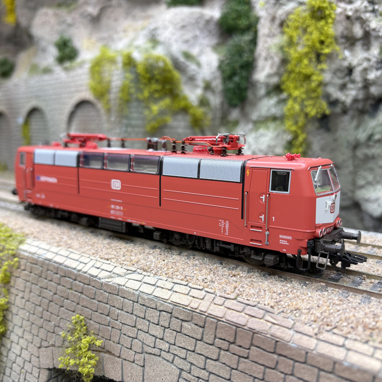 Locomotive électrique 181 218-9, "GÖPPINGEN", SEL, Ep. VI, digital son - TRIX 25186 - HO 1/87