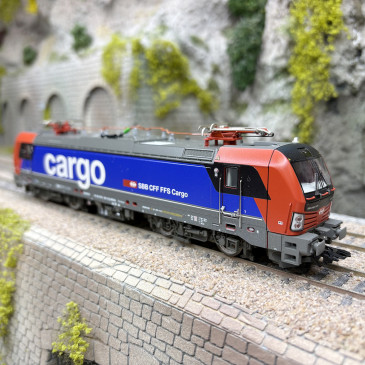 Locomotive électrique Vectron BR 193 061-9, CFF Cargo, Ep. VI, digital son - TRIX 25210 - HO 1/87
