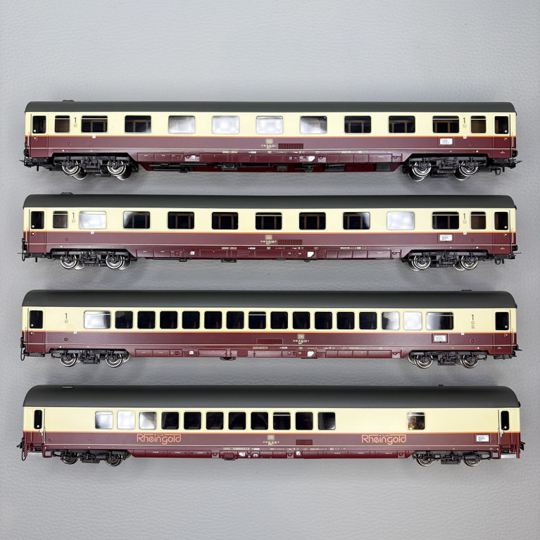 4 voitures TEE "Rheingold 1983", Club, WGmh, Apmz et 2 x Avmz, DB - RIVAROSSI HR4347 4 voitures TEE "Rheingold 1983", Club, WGmh, Apmz et 2 x Avmz, DB - RIVAROSSI HR4347