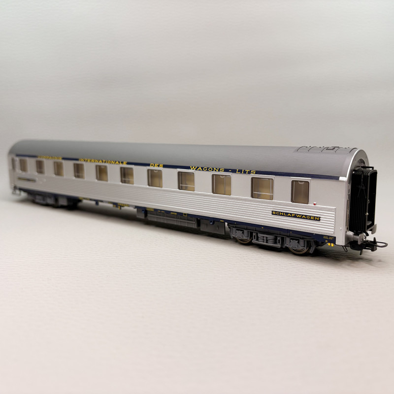 LSMODELS 49104 - Voiture lits type P, inox, bandeau bleu foncé CIWL, gérance SNCF LSMODELS 49104 - Voiture lits type P, inox, bandeau bleu foncé CIWL, gérance SNCF