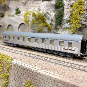 Voiture lits type P, inox, bandeau bleu foncé CIWL, gérance SNCF, Ep. IV - LSMODELS 49104 - HO 1/87