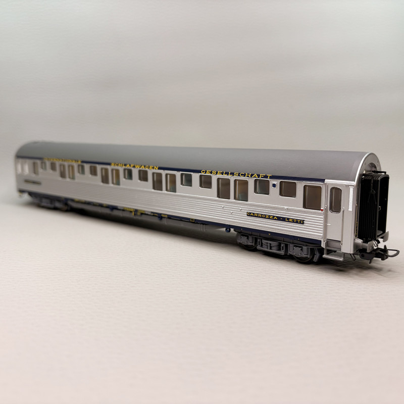 LSMODELS 49104 - Voiture lits type P, inox, bandeau bleu foncé CIWL, gérance SNCF LSMODELS 49104 - Voiture lits type P, inox, bandeau bleu foncé CIWL, gérance SNCF