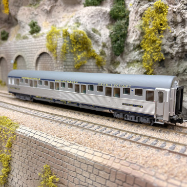 Voiture lits type P, inox, bandeau bleu foncé CIWL, gérance SNCF, Ep. IV - LSMODELS 49105 - HO 1/87