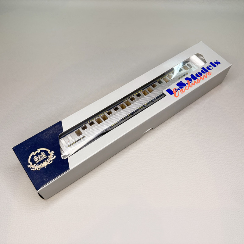 LSMODELS 49105 - Voiture lits type P, inox, bandeau bleu foncé CIWL, gérance SNCF LSMODELS 49105 - Voiture lits type P, inox, bandeau bleu foncé CIWL, gérance SNCF