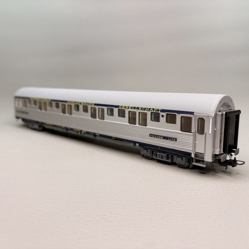 LSMODELS 49106 - Voiture lits type P, inox, bandeau bleu foncé CIWL, gérance SNCF LSMODELS 49106 - Voiture lits type P, inox, bandeau bleu foncé CIWL, gérance SNCF