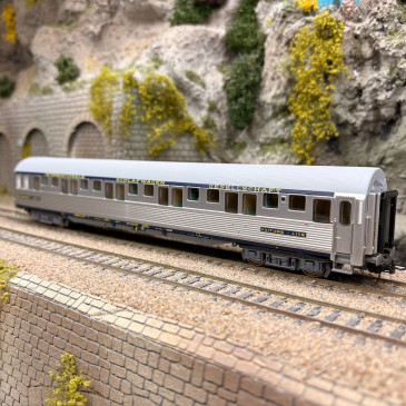 Voiture lits type P, inox, bandeau bleu foncé CIWL, gérance SNCF, Ep. IV - LSMODELS 49106 - HO 1/87