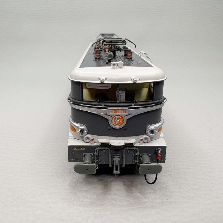 Locomotive électrique BB 16053, livrée Corail, La Chapelle, SNCF - REE MB-180S