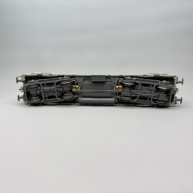 Locomotive électrique BB 9206, livrée béton, logo Beffara, Bordeaux, SNCF - REE MB-178S