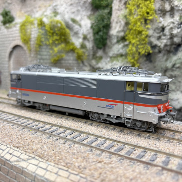 Locomotive électrique BB 9284, livrée Multiservice, Tours St Pierre, SNCF, Ep. V et VI - REE MB-177 - HO 1/87