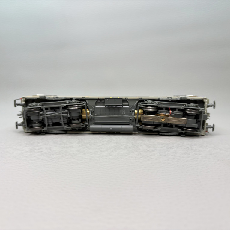 Locomotive électrique BB 9206, livrée béton, logo Beffara, Bordeaux, SNCF - REE MB-178SAC