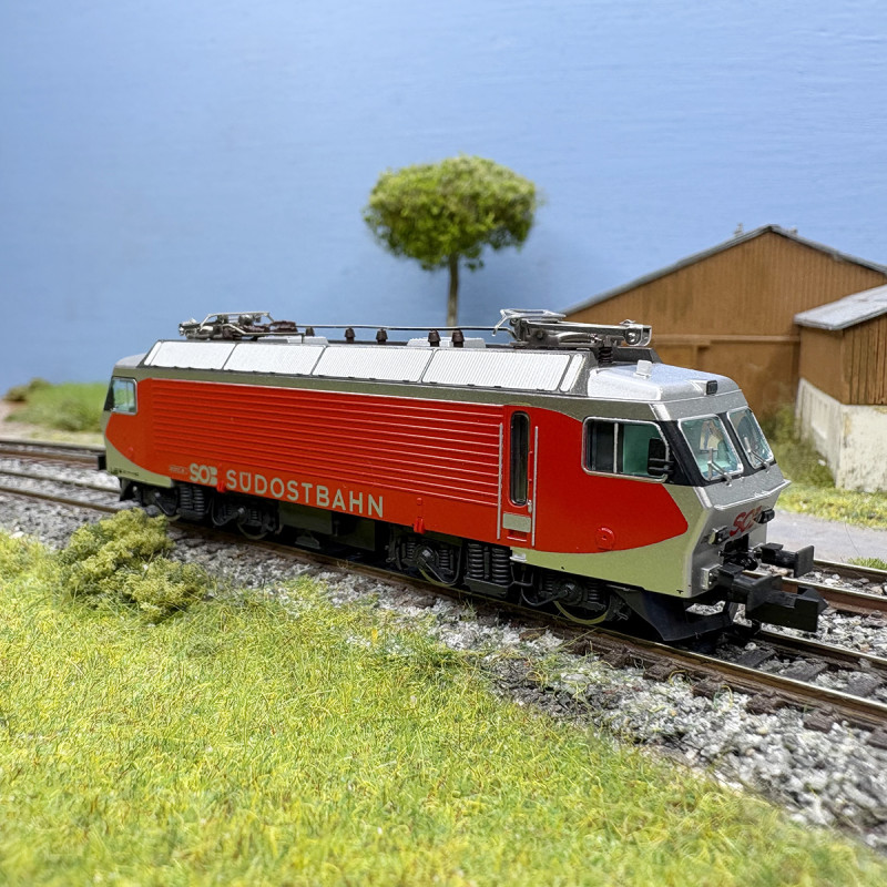 Locomotive électrique Re 446 015, "SÜDOSTBAHN" SOB, Ep. VI - HOBBYTRAIN H28406 - N 1/160