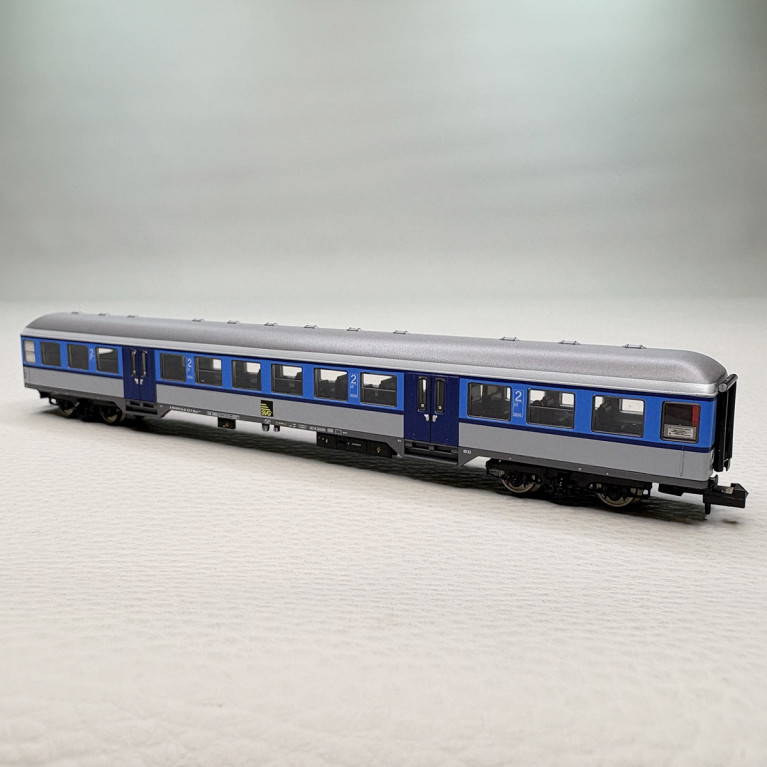 Voiture de banlieu type Bnrz 451, 2 CL, SVG - MINITRIX 18554