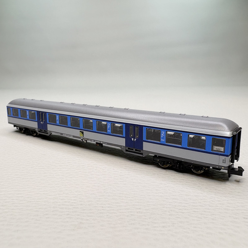 Voiture de banlieu type Bnrz 451, 2 CL, SVG - MINITRIX 18554