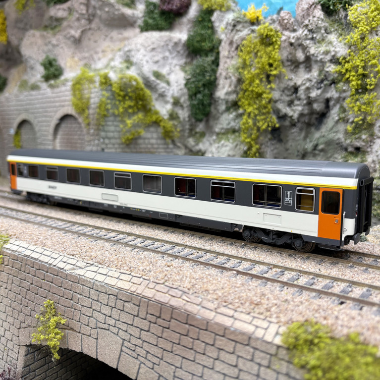 Voiture Eurofima, VSE, A9u, livrée Corail, logo Nouille, avec Airco, SNCF, Ep. IV - LSMODELS 40356 - HO 1/87