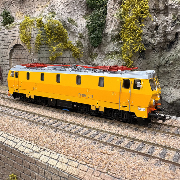 Locomotive électrique type 104E, EP09-001, PKP, Ep. IV, digital son - PIKO 97527 - HO 1/87