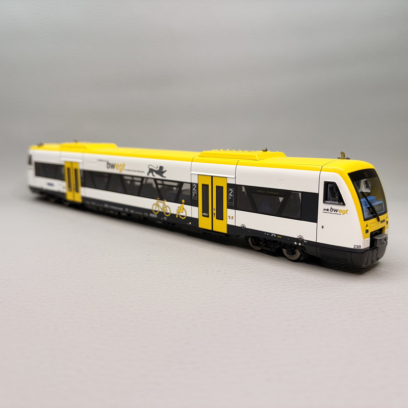 Autorail diesel regio Shuttle RS1, 650 634-8, D-SWEG - TRIX 25966
