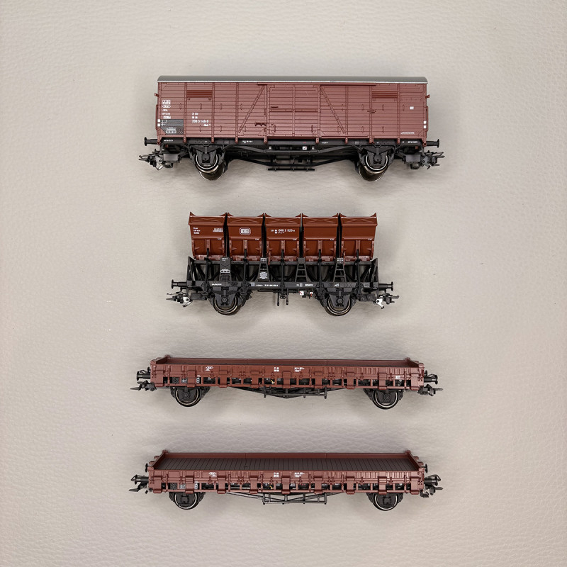 4 wagons de marchandises différents, DB - MARKLIN 46664