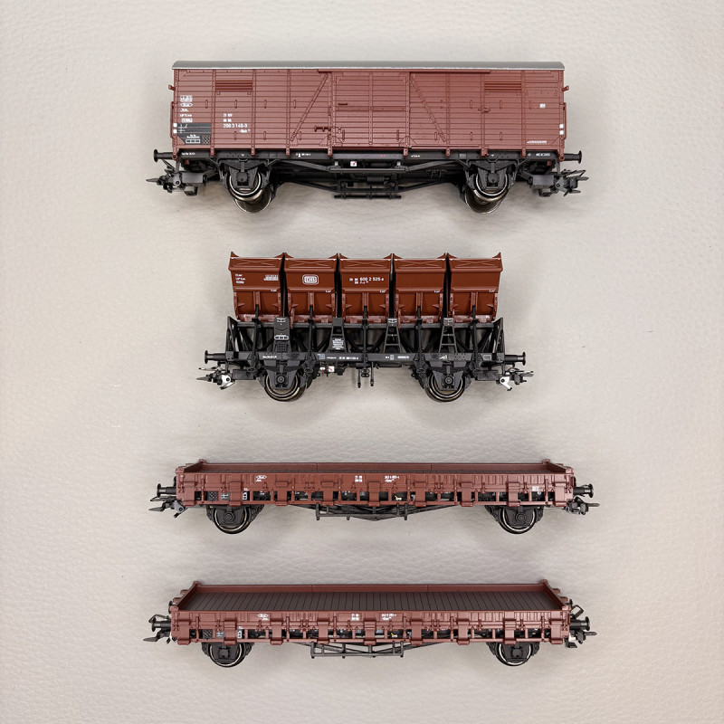 4 wagons de marchandises différents, DB - MARKLIN 46664