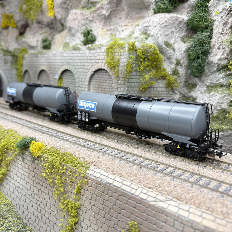 2 wagons citernes coudées, "Algeco", SNCF, Ep. V - PIKO 28316 - HO 1/87