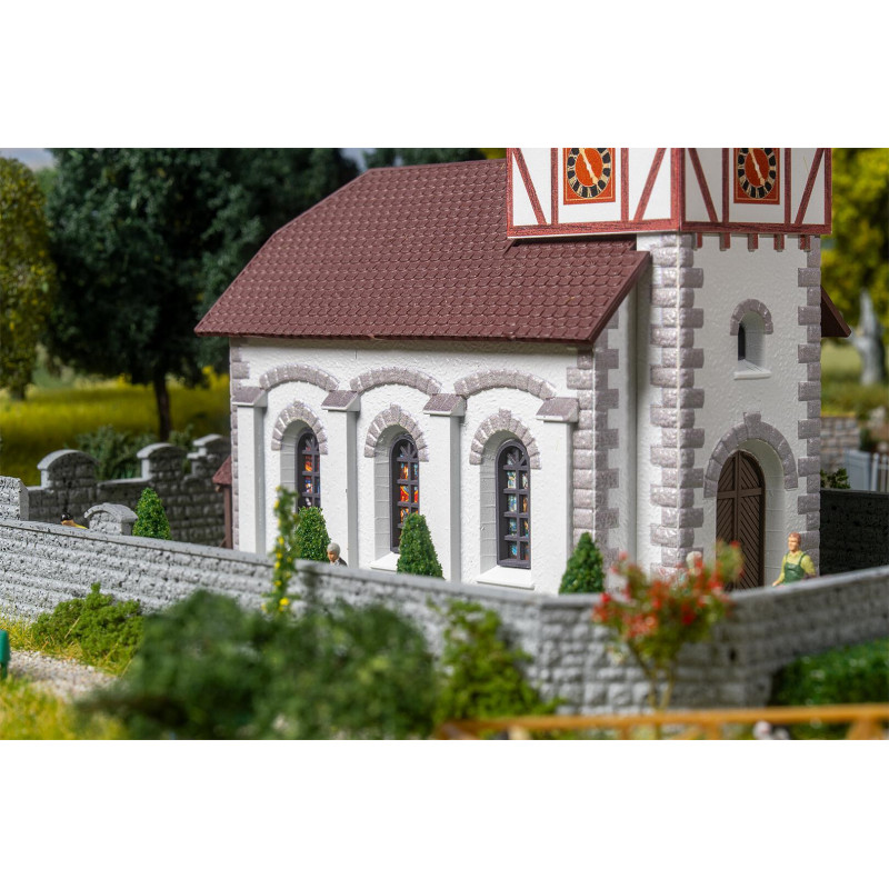 L'église du village avec son cimetière - Faller 130679 - HO 1/87