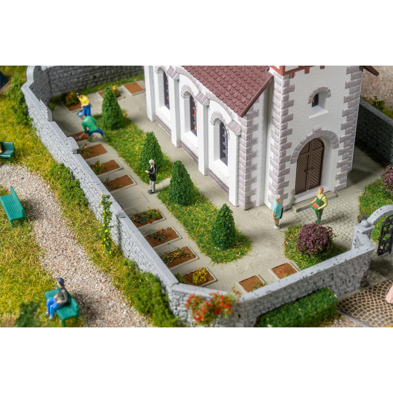 L'église du village avec son cimetière - Faller 130679 - HO 1/87